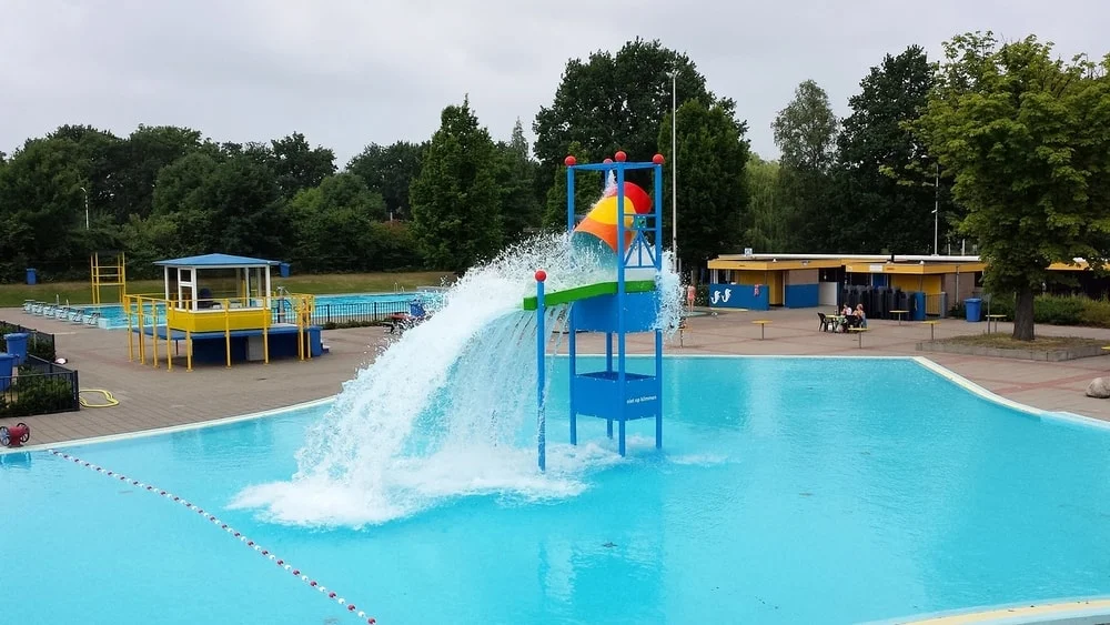 chlorine is vital to pool cleanliness