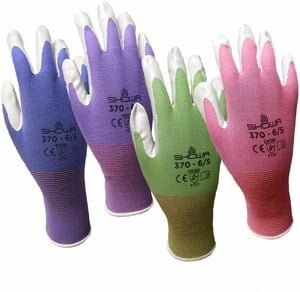 4 pack of nitrile garden gloves