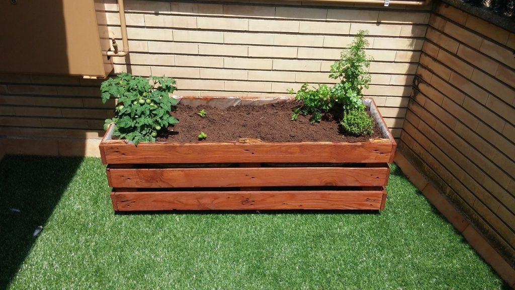 wooden pallets can be converted to planters and many other decorations